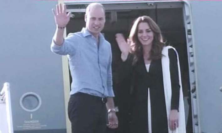 British's royal couple flies back to the UK