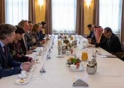 وزير الدولة للشؤون الخارجية يلتقي أعضاء لجنة الشؤون الخارجية بالبرلمان الهولندي