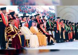 حاكم عجمان يشهد حفل تخريج الدفعة الـ16 من طلبة جامعة الخليج الطبية
