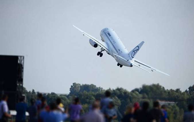 Superjet-100 Preparing Emergency Landing in Russia's Tyumen Due to Engine Failure