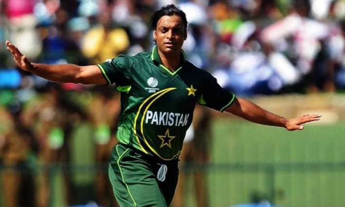 Shoaib Akhtar says all players except him were fixers