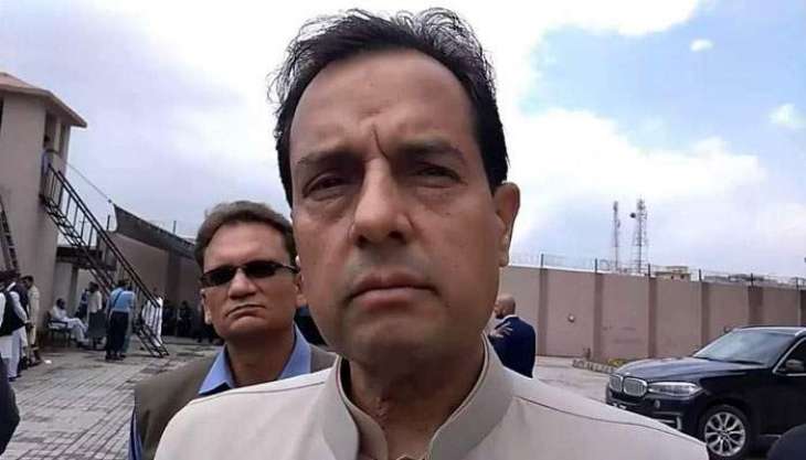 What is that call which shook Captain Safdar who is not in Azadi March ?