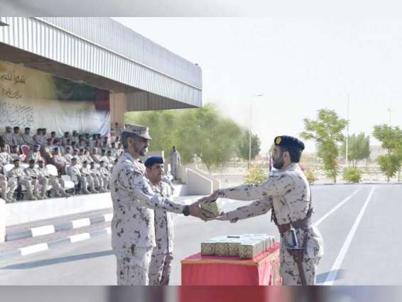 قائد القوات البرية يشهد تخريج 27 دورة تخصصية في معهد القوات البرية