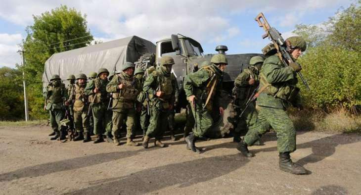 Militia of Donetsk People's Republic Starts Troops Disengagement Near Petrivske