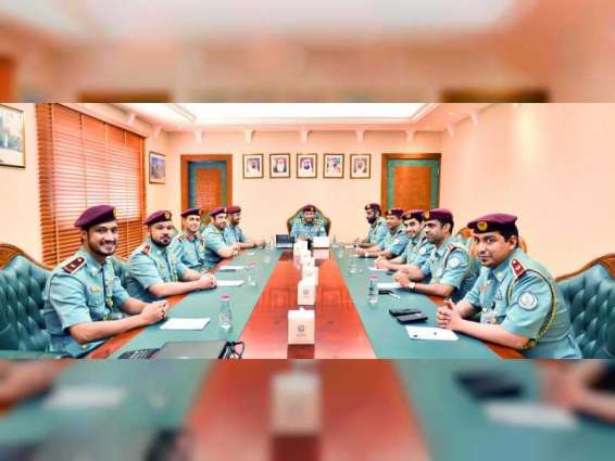 شرطة الشارقة تتسلم نظام الإستدعاء الالكتروني من وزارة الداخلية