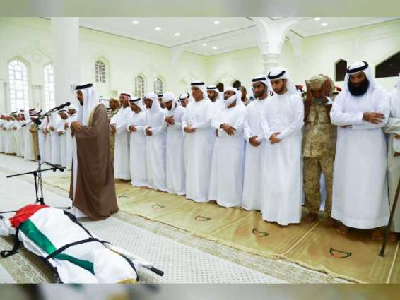 سعود بن صقر يؤدي صلاة الجنازة على جثمان شهيد الوطن طارق حسين حسن البلوشي