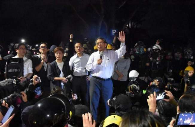 University Head in Hong Kong Urges Protesters to Leave, Could Seek Help of Government
