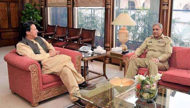 رئیس الوزراء عمران خان یجتمع مع رئیس أرکان الجیش الجنرال قمر جاوید باجوہ