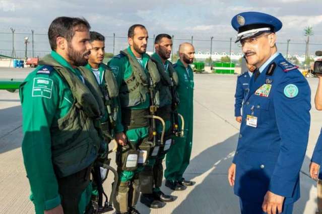 فريق الصقور السعودية يشارك بمعرض دبي الدولي للطيران