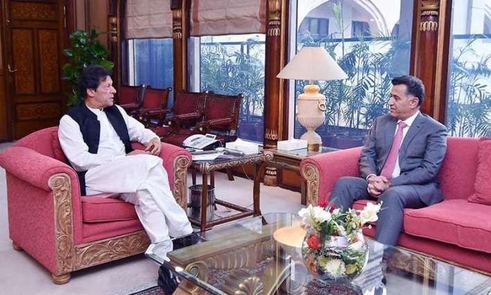 المدیرالعام لوکالة الاستخبارات الجنرال فیض حمید یلتقي رئیس الوزراء عمران خان