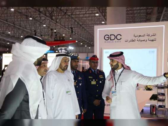 وكيل وزارة الدفاع يقوم بجولة في معرض دبي للطيران 2019 
