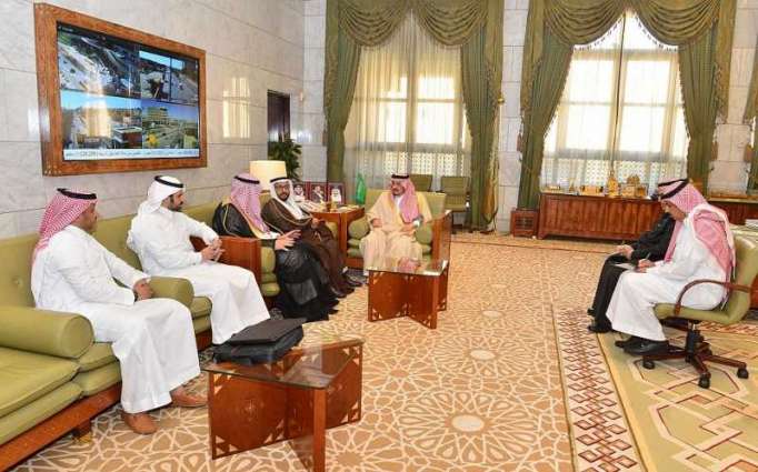 سمو أمير الرياض يستقبل مدير الشؤون الصحية بالمنطقة
