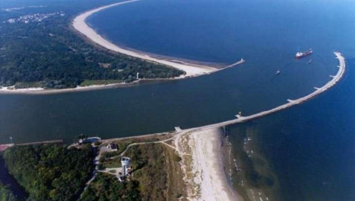 Poland Restricts Passage Via Swina River Due to Diffusion of Massive World War II Bomb