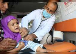 الإمارات تسير عيادة متنقلة لمكافحة حمى الضنك في منطقة الشاذلية بمديرية المخا اليمنية