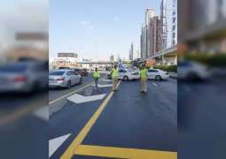 شرطة دبي تدعو لتجنب السرعات وعدم الانشغال بغير الطريق في الأجواء الماطرة