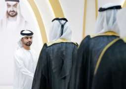 منصور بن محمد يحضر العرس الجماعي لموظفي "الموانئ والجمارك" و"إقامة دبي"