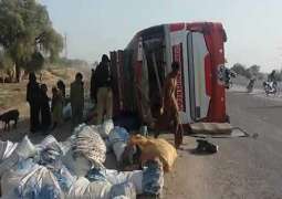 Three killed in van, truck collision in Larkana