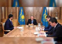 الرئيس الأول لكازاخستان يلتقي سفير الدولة