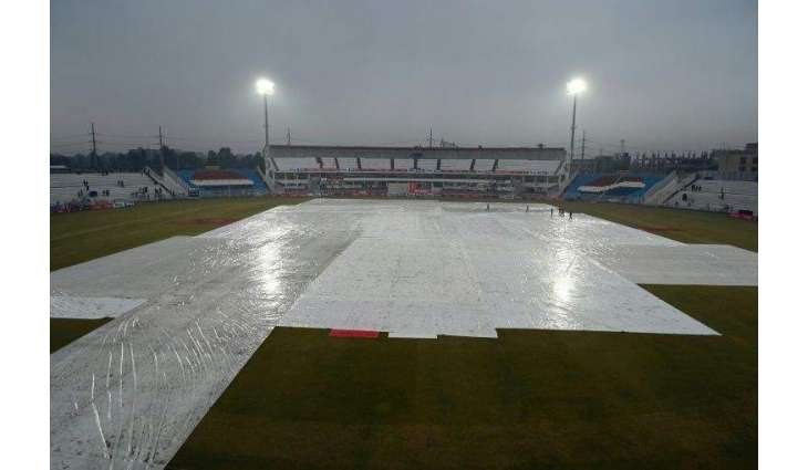 First home Test called off owing to rain, poor light