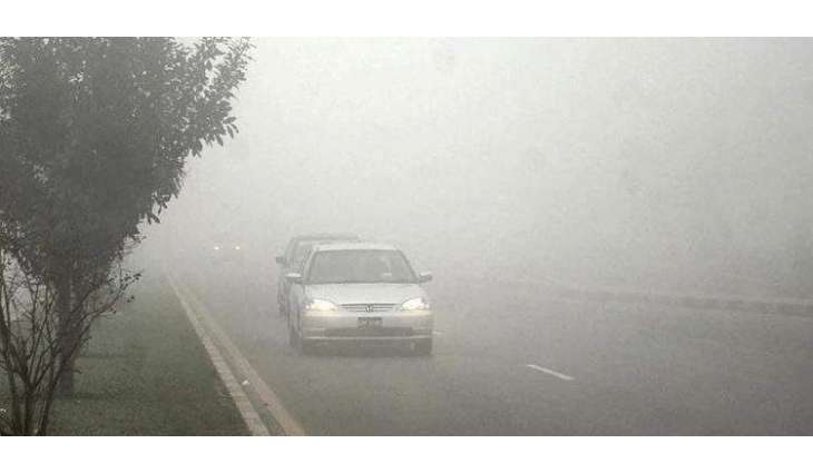 Dense fog blankets plain areas in Punjab, Sindh