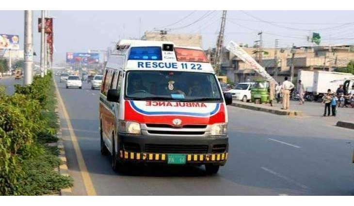 5 die, 10 injured bus overturns in Bahawalpur