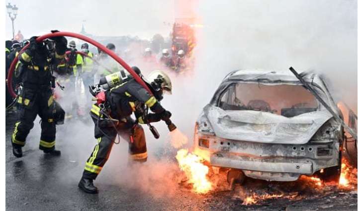 Over 300 People Evacuated From Supermarket in France Due to Fire - Reports