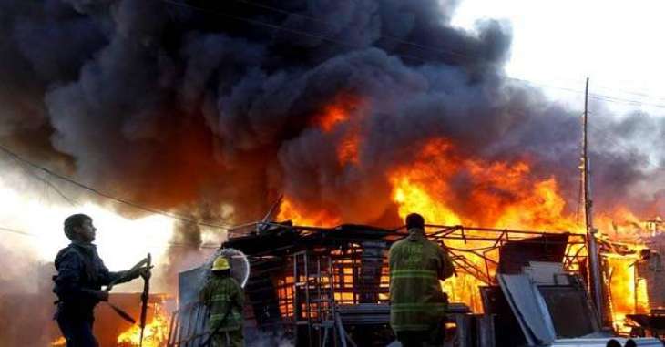 15 Huts gutted, fire erupts in Karachi