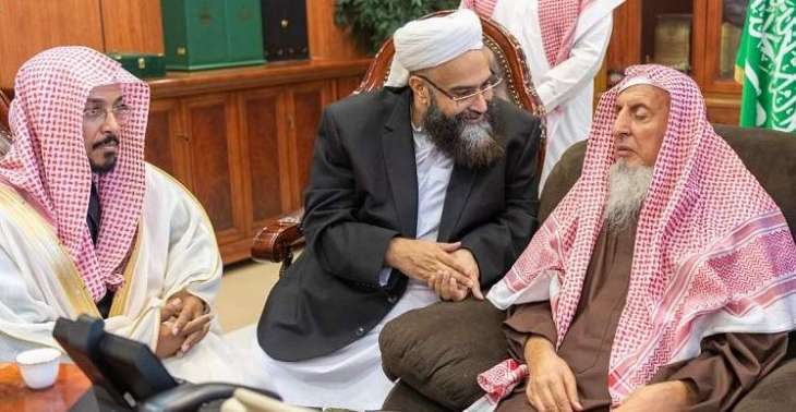 رئیس مجلس علماء باکستان حافظ محمد طاھر أشرفي یلتقي مع المفتي العام السعودي الشیخ عبدالعزیز بن عبداللہ آل الشیخ