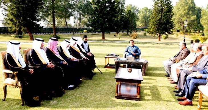 رئیس الوزراء عمران خان یستقبل رئیس مجلس الشوري السعودي الدکتور عبداللہ بن محمد بن ابراھیم