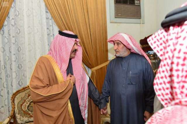 سمو الأمير عبدالعزيز بن سعد يقدم واجب العزاء لأسرة الشغدلي