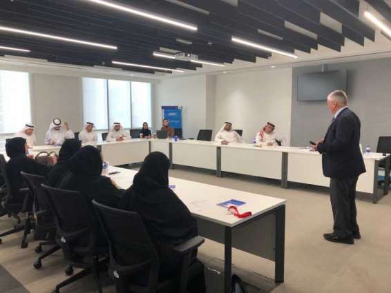 "طرق دبي" تطلق برنامجا تخصصيا لتدريب موظفيها المواطنين في مجال المرور والطرق