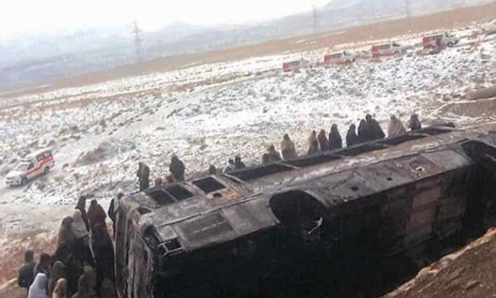 مقتل 15 شخصا اثر اصطدام حافلة الرکاب بسیارة في اقلیم بلوشستان