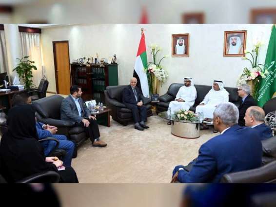 جامعة الشارقة تبحث مع الدفاع المدني وبلدية مدينة أبوظبي التعاون في برامج الدبلومات