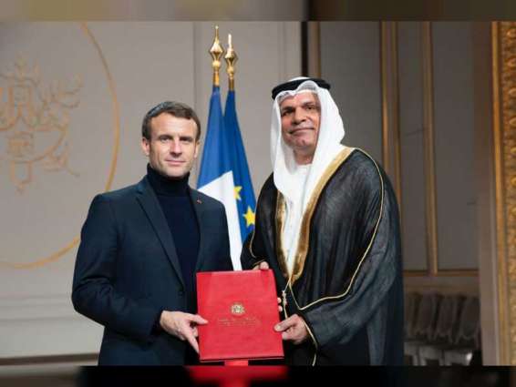 سفير الدولة يقدم أوراق اعتماده إلى الرئيس الفرنسي