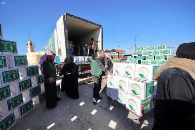 مركز الملك سلمان للإغاثة يوزع 852 سلة غذائية في محافظة المفرق الأردنية
