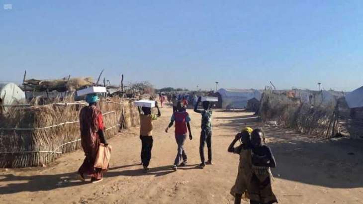 مركز الملك سلمان للإغاثة يوزع 6,600 كرتون من التمور في السودان
