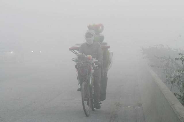 Dense fog hits several cities in Punjab