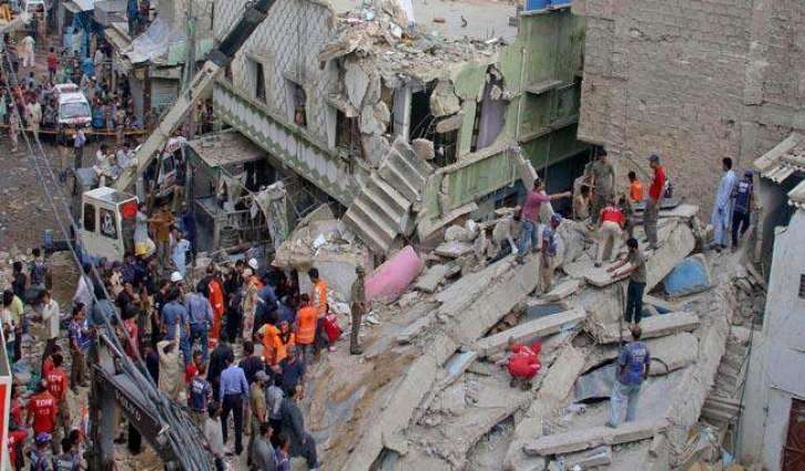 Six-story building collapses in Karachi, leaves hundreds homeless