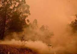 Australia fires: Troops called to tackle fires