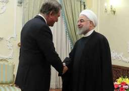 الرئیس الایراني حسن روحاني یستقبل وزیرا لخارجیة الباکستاني شاہ محمود قریشي