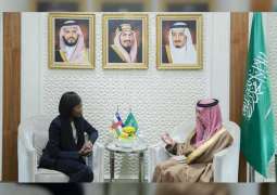 وزير الخارجية السعودي يلتقي وزيرة الشؤون الخارجية بأفريقيا الوسطى