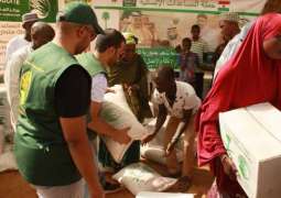 مركز الملك سلمان للإغاثة يسّلم 7,208 سلال غذائية في جمهورية النيجر