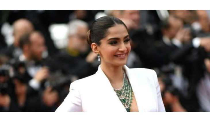 Sonam Kapoor slams Uber after 'scariest experience'