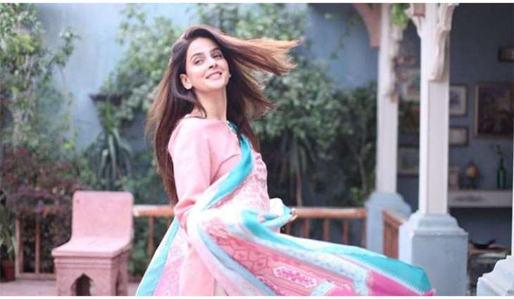 Saba Qamar signs another film after 'Kamli'