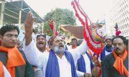Sufi singer sings against rules for poor governance