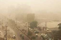Immense fog envelops  different areas of Punjab, KP