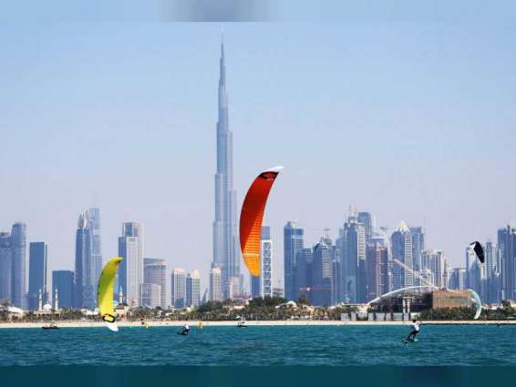 "كايت سيرف" يدشن فعاليات دبي البحرية 2020
