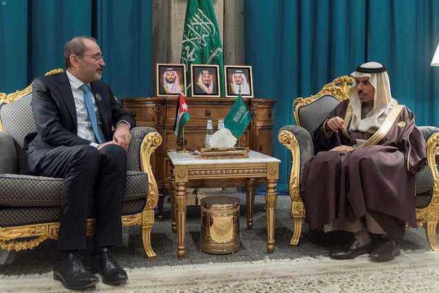 سمو الأمير فيصل بن فرحان يلتقي وزير خارجية الأردن