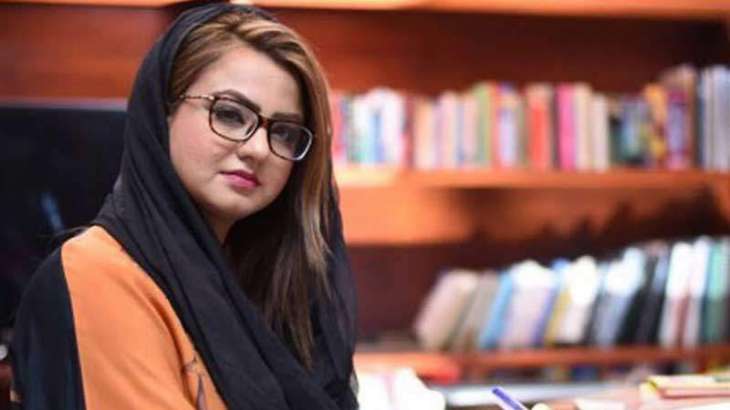 PML-N MNA Maiza Hameed enters PTI parliamentary party  meeting mistakenly