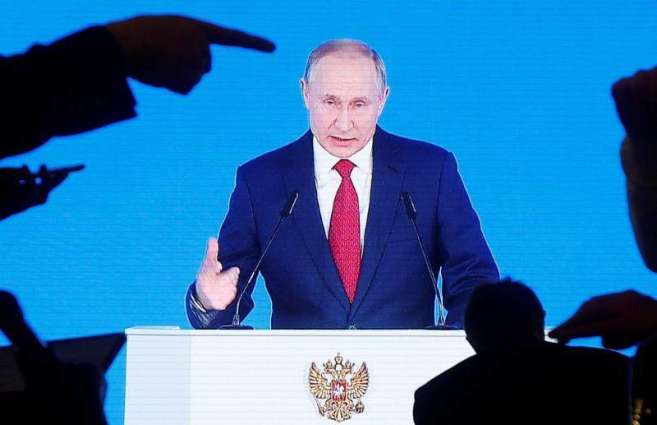 Putin Focuses on Domestic Politics in Annual Address Amid 'Social, Economic Stability'